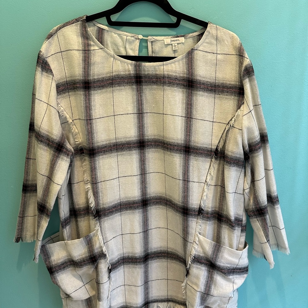JODIFL Black and White Tunic with Crew Neck and 3/4 Sleeves